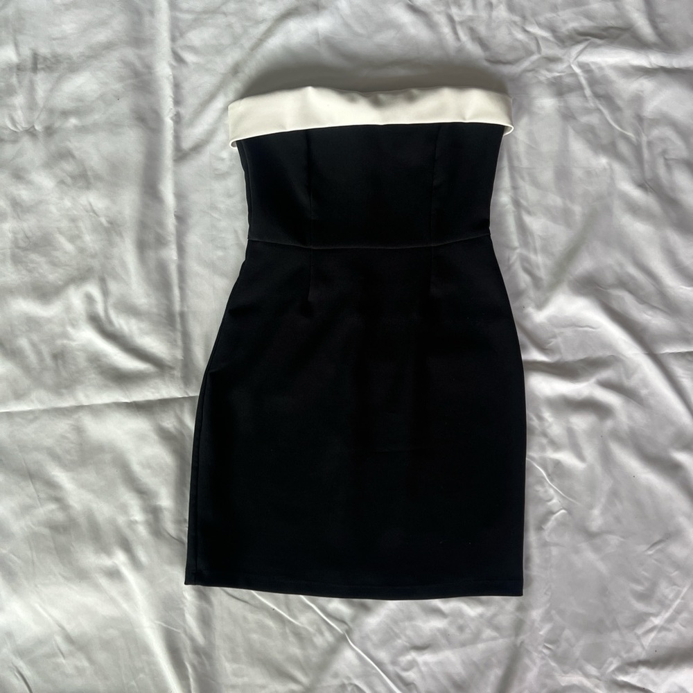 Elegant Black and White Strapless Dress